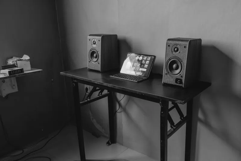 The Loudest Statement Is Nothing: How Sound Artists Are Weaponizing Silence Against Notification Culture